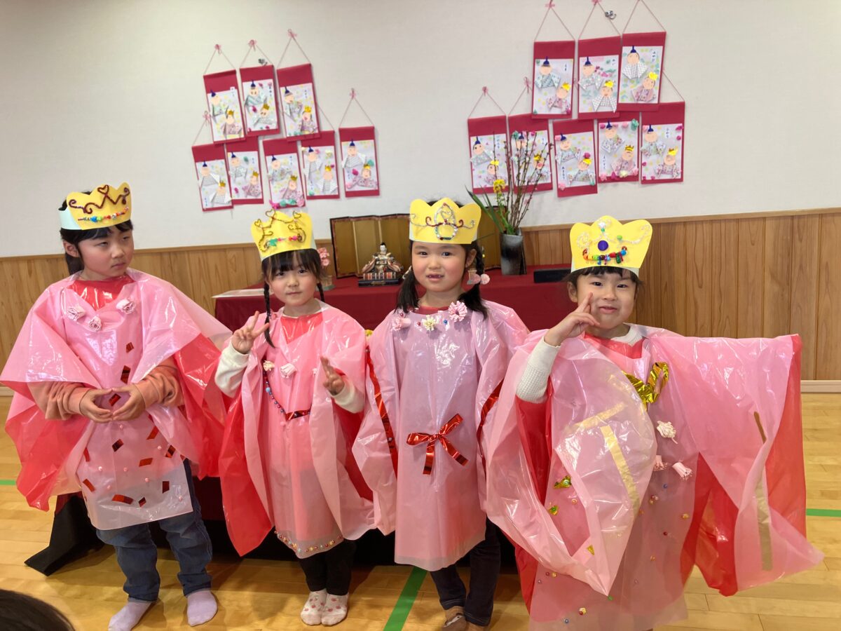 ☆壁面飾り 「楽しいひな祭り！」３月 春 ひなまつり おひなさま 幼稚園 保育園 学校 病院 施設☆ 切り絵 壁面飾り工房 通販3456012Creema クリーマ