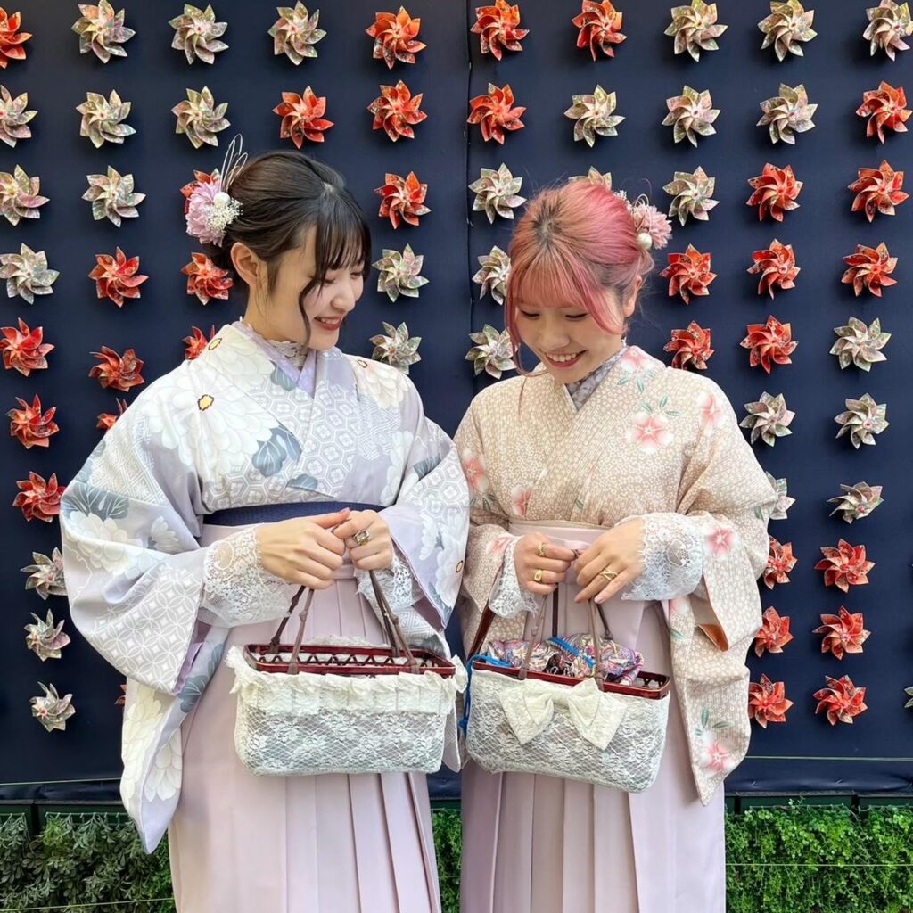 初詣に着物を女性が着るメリットとふさわしい着物の選び方とはきものレンタリエのきもの豆知識