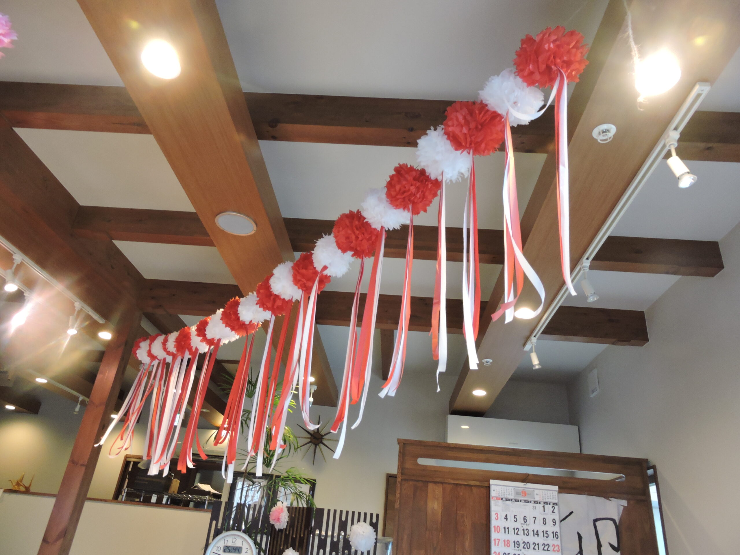 天井に「天の川」が ！七夕飾りきれいです ～癒しの高槻館 - 有料老人ホーム・デイサービスのリエイの快護