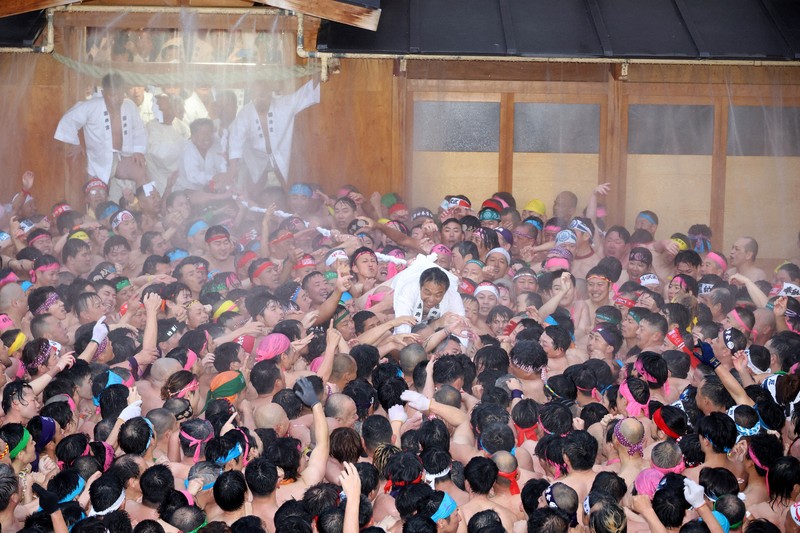 締め込み姿が凛々しい」久留米市・高良大社に伝わる奇祭「へこかき祭り」 RKB記者も人生初のふんどしで参加し祭りの熱気を体感福岡のニュースRKBNEWSRKB毎日放送