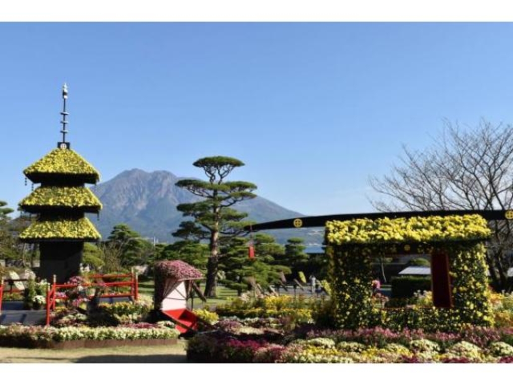 こんばんは！Kagoshima Glamping YOSHIZORAです✨ 10月5日 日 にYOSHIZORA初のナイトイベントとなる「星空夜市」を開催いたします！ 開催時間は16:00〜21:00を予定しております！ 雨天中止当イベントでは屋外ナイトシネマやキッチンカーの屋台、ジャグアタトゥー