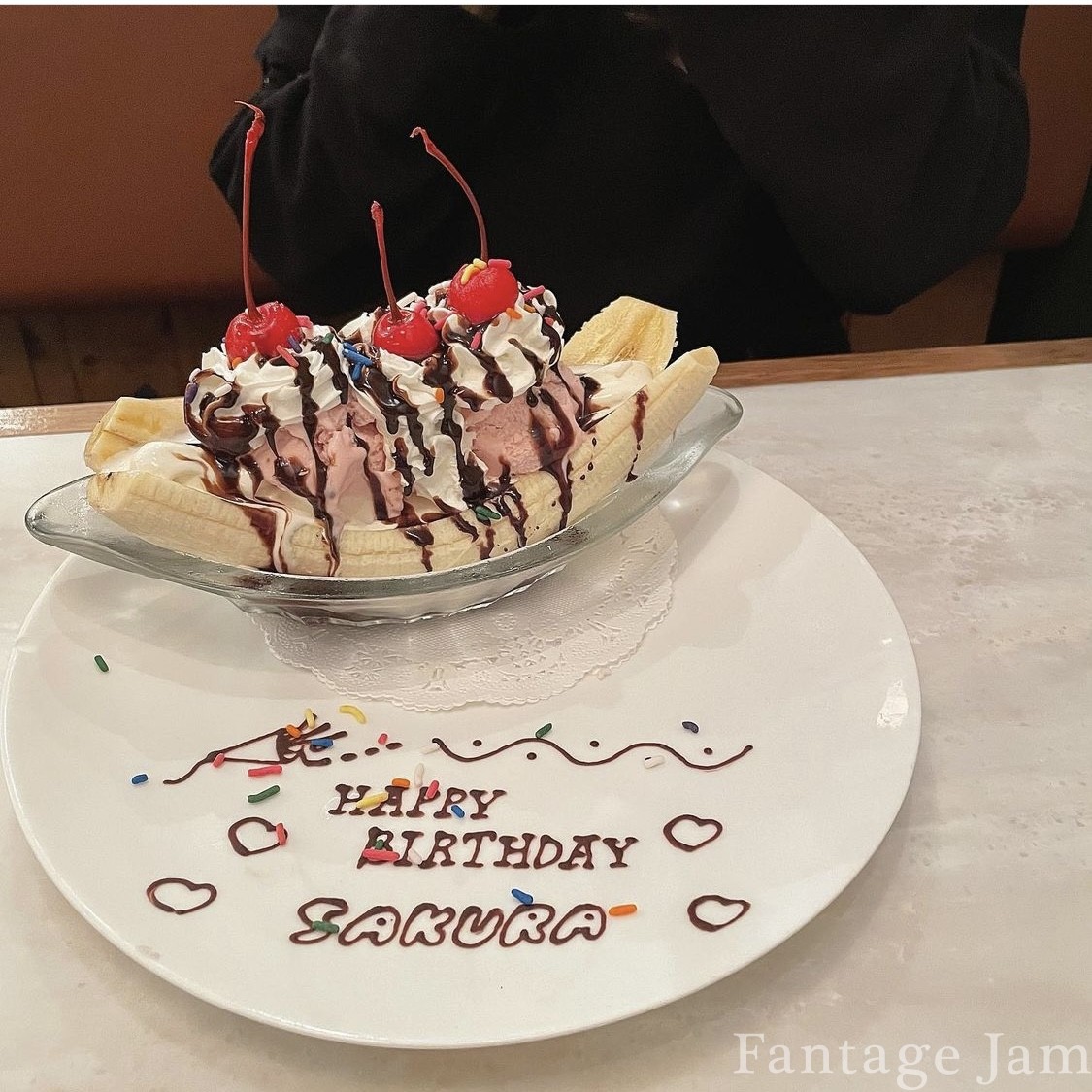 ホールケーキ」を乗せるお皿問題これで解決！まな板になるお皿「チョップレート」をお祝いの主役使いにアンジェ日々のコラム