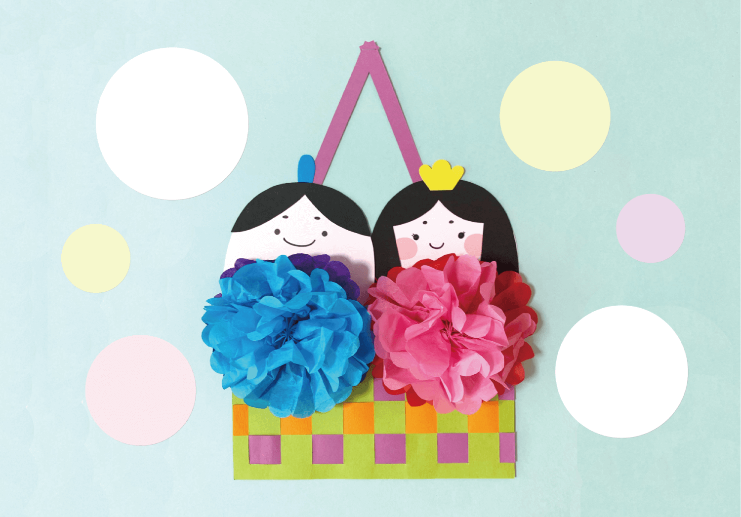 『桃の花リースのおひなさま』, 工作・おひなさま製作, ＊,紙皿や折り紙で可愛いリースを作りました🌸リース、おひなさま、桃の花の3工程で楽しく作れます🎵, ＊,YouTubeチャンネルでも動画で作り方をアップしてます❣️, プロフィールのリンクから飛べるのでよかったら見にきてね。, ＊,桃の花の切り紙、パンチで穴を開ける時は切屑が飛び出す事があるので気をつけてお使いください。, ＊,