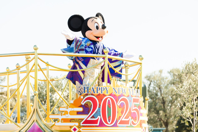 ディズニーお正月グッズ2025年!和服や今年の干支の巳 へび やダルマをイメージした雅で華やかなグッズが登場No Disney, No Life