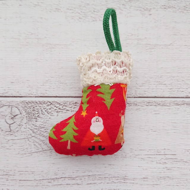 シーチング 生地 クリスマス柄 クリスマス三角パッチワーク調 クリスマスハウス トランプサンタ 汽車に乗ったサンタ 気球に乗ったサンタ 手芸綿100％ 布 : 手芸のfairylace - 通販 - Yahoo!ショッピング