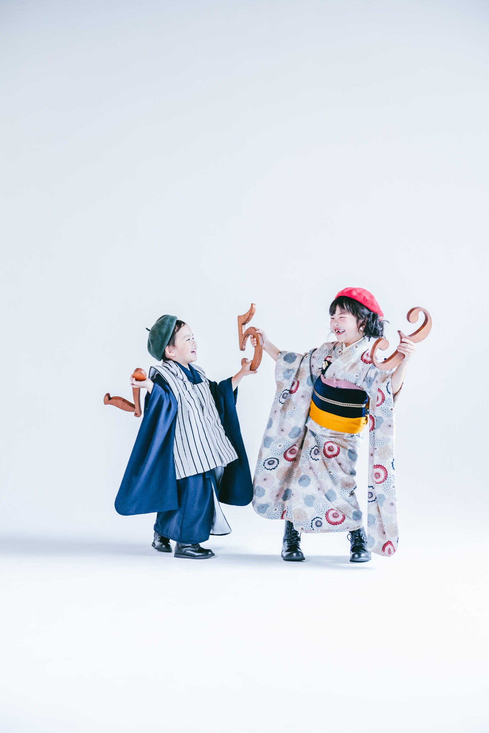 楽天市場レンタル 七五三 撮影 撮影小物 4点セット レンタル 刀 鞠 傘 飴 端午の節句 ママ友 シェア 集客 撮影会 ロケーション撮影往復送料無料 kp-001-2 男の子４点セット撮影セット : 着物レンタルand販売 彩