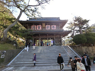 初詣参拝者でにぎわう船橋大神宮 元日の神楽は今年は中止に - 船橋経済新聞
