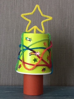 保育 紙コップの クリスマスツリー を作ろう！~飾って可愛い立体制作~幼保就活教えてinfo+