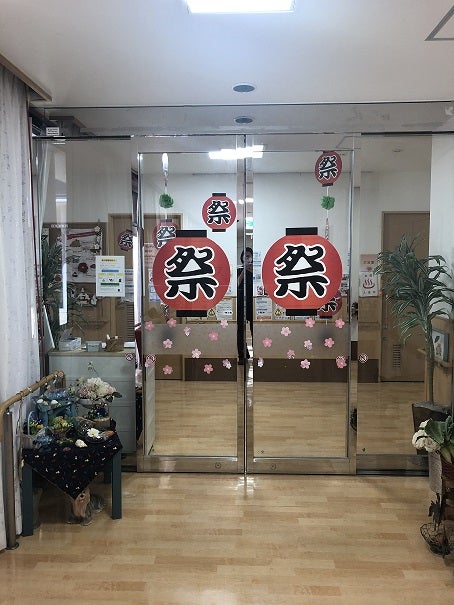 夏祭り前夜祭 ～準備風景～ - 株式会社東日本福祉経営サービス新潟、東京、埼玉、千葉県内で有料老人ホーム・デイサービス・グループホーム等を運営