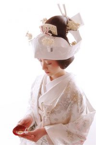 花嫁必見 結婚式は白無垢？ウェディングドレス？両方着るコツをご紹介！ゆめや通信アンティークきものレンタル ゆめや