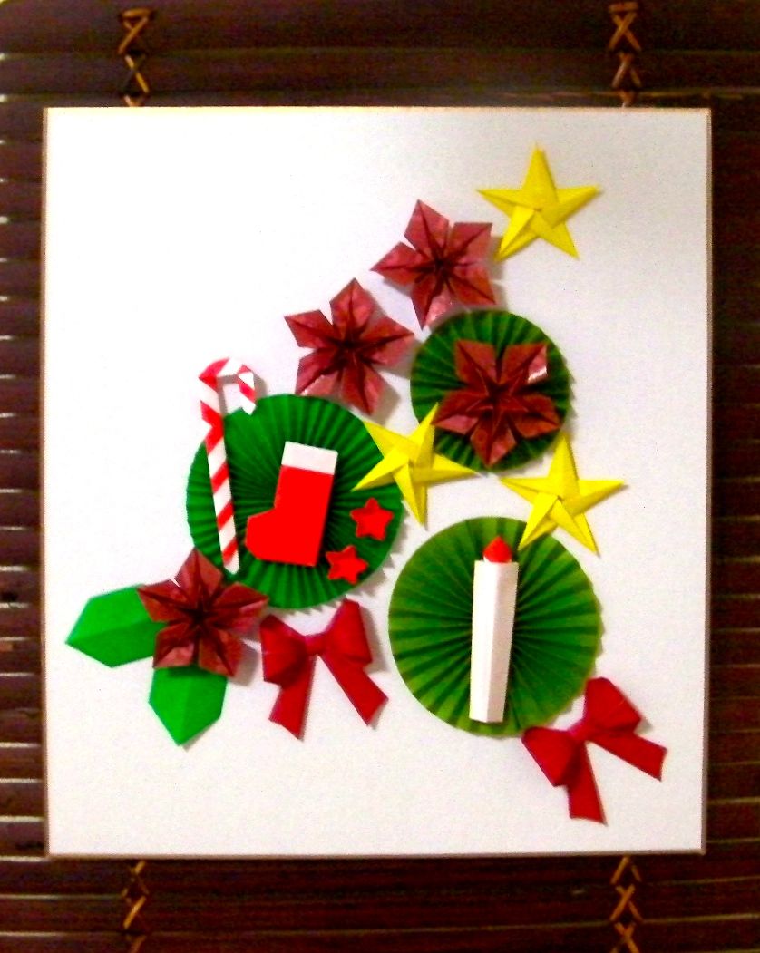折り紙 クリスマスツリーの壁飾りを一枚で！オーナメントにも使えるディスプレイ│子供と楽しむ折り紙・工作