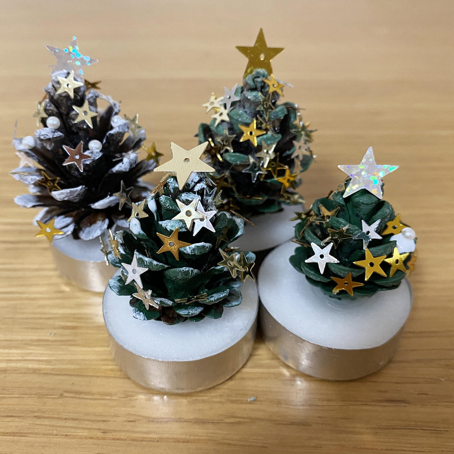 クリスマス 松ぼっくりツリーの作り方