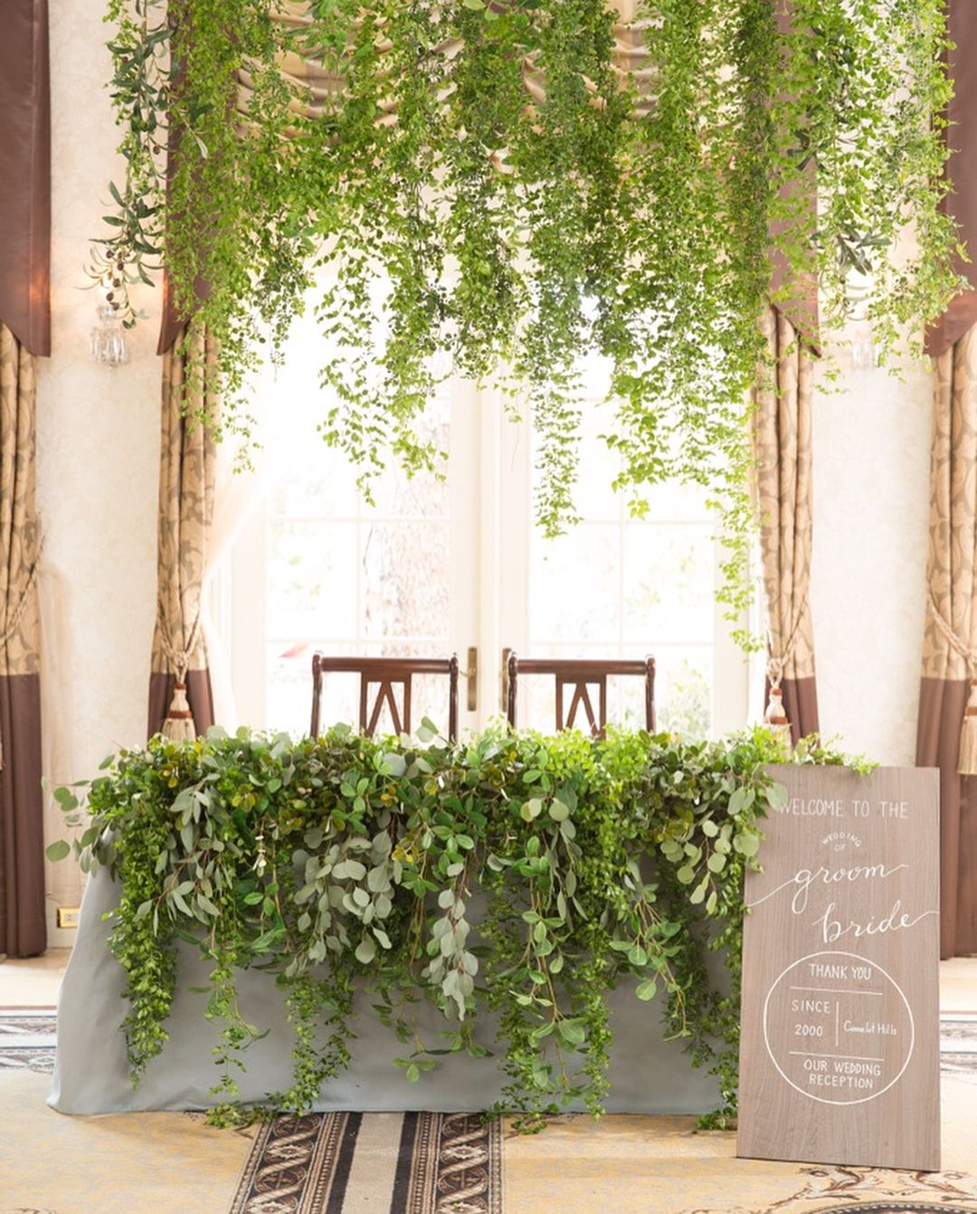 350例から厳選 2025年結婚式の高砂装飾アイデアやトレンドを紹介ブラプラヒトとは違う結婚式・フォトウェディングを