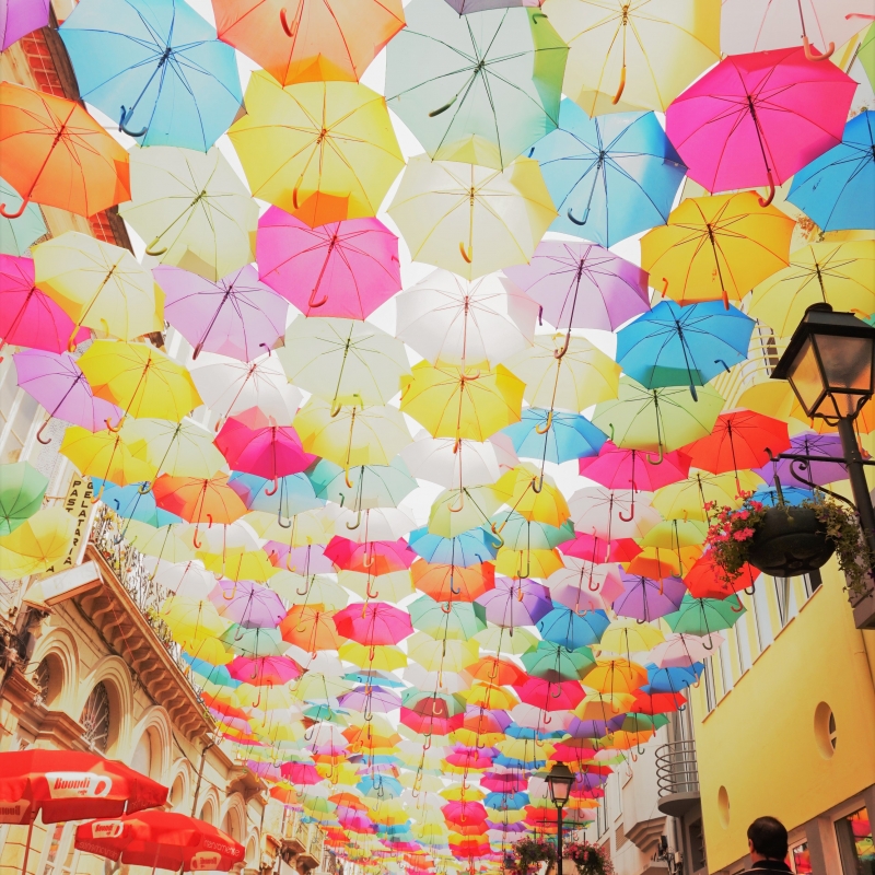 アンブレラ祭り ポルトガルの傘祭がカラフルで可愛いすぎる♡aumo アウモ