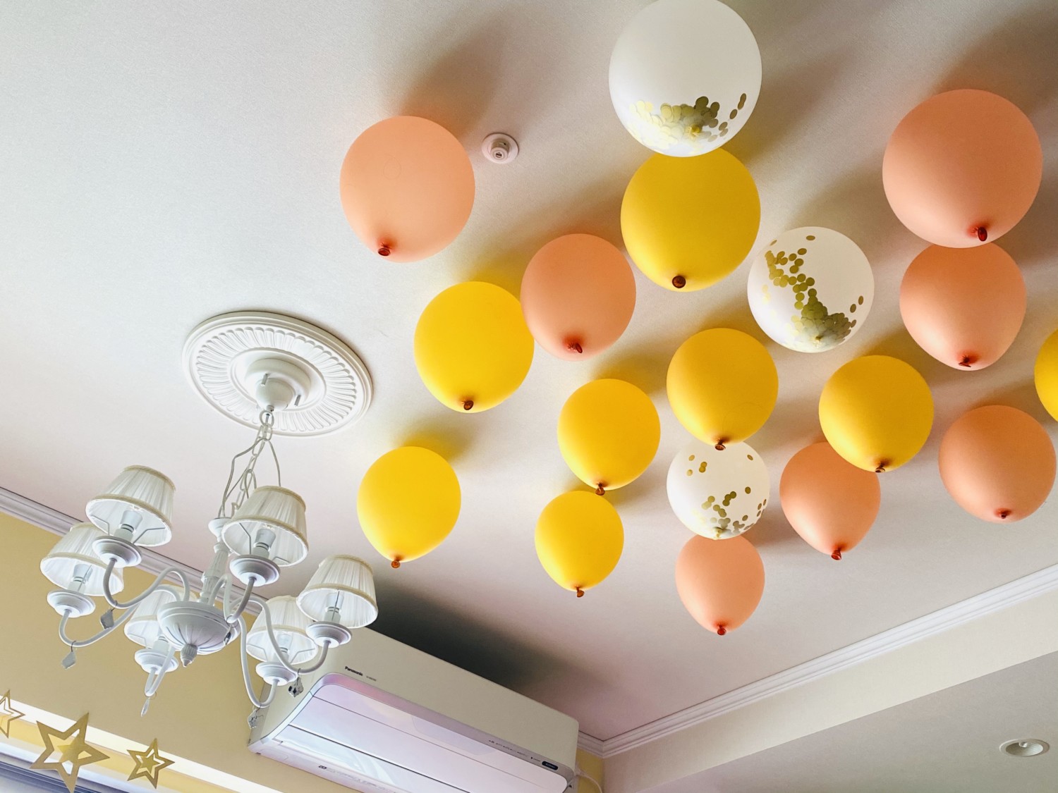 ホテルで誕生日の飾り付けに許可は必要？最適なサプライズのタイミングと片付けについても解説 - You Times