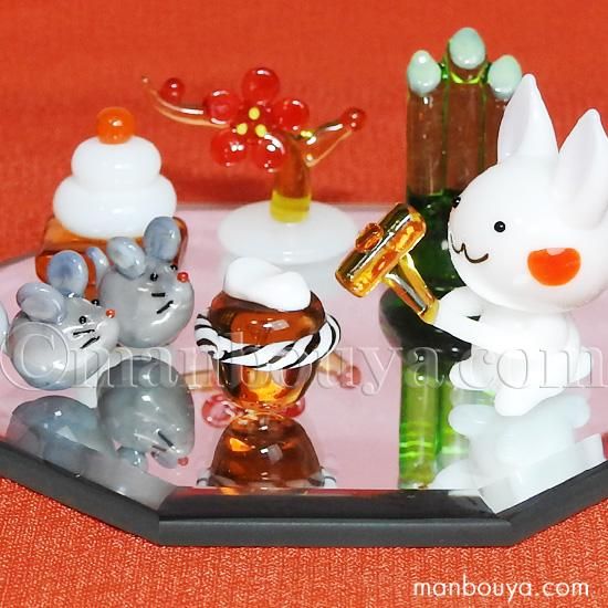 2023年の文字にうさぎと正月飾りのイラスト：イラスト無料