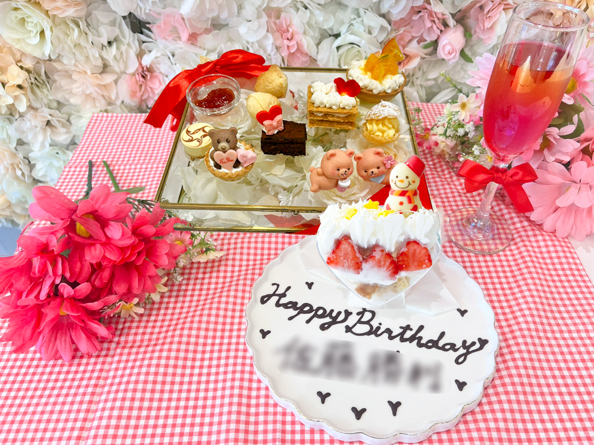 バレンタイン用」のアイデア 17 件チョコペン デコレーション, バースデープレート, デザートプレート