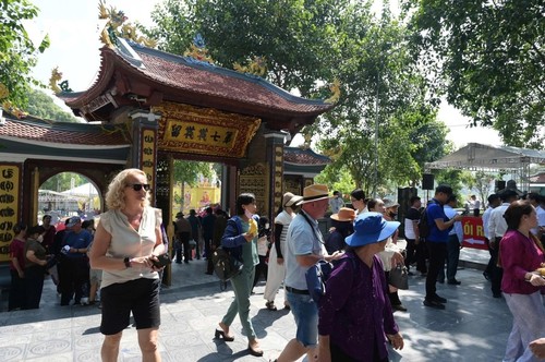 岩国白蛇神社、参拝客が急増 巳年の御利益期待で前年の13倍中国新聞デジタル