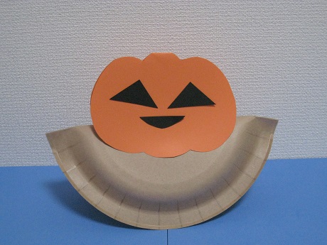 紙皿で簡単～ハロウィンお菓子のミニバスケットハンドメイドの作り方・アイデア暮らしニスタ