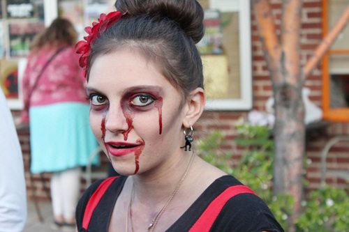 強烈ゾンビ ！3分で完成「血のりメイク」プロ直伝の超絶リアルな作り方美的.com