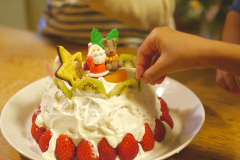 趣味の手作り苺デコレーションケーキ🎂 最近はクリスマスと子供の誕生日くらいしか作らないけど😮 クリーム泡立て加減が難しい🙄手作りデコレーション ケーキ手作りケーキ手作りお菓子 homemadecakeクリスマスケーキcampキャンプキャンプ好きな人と繋がり