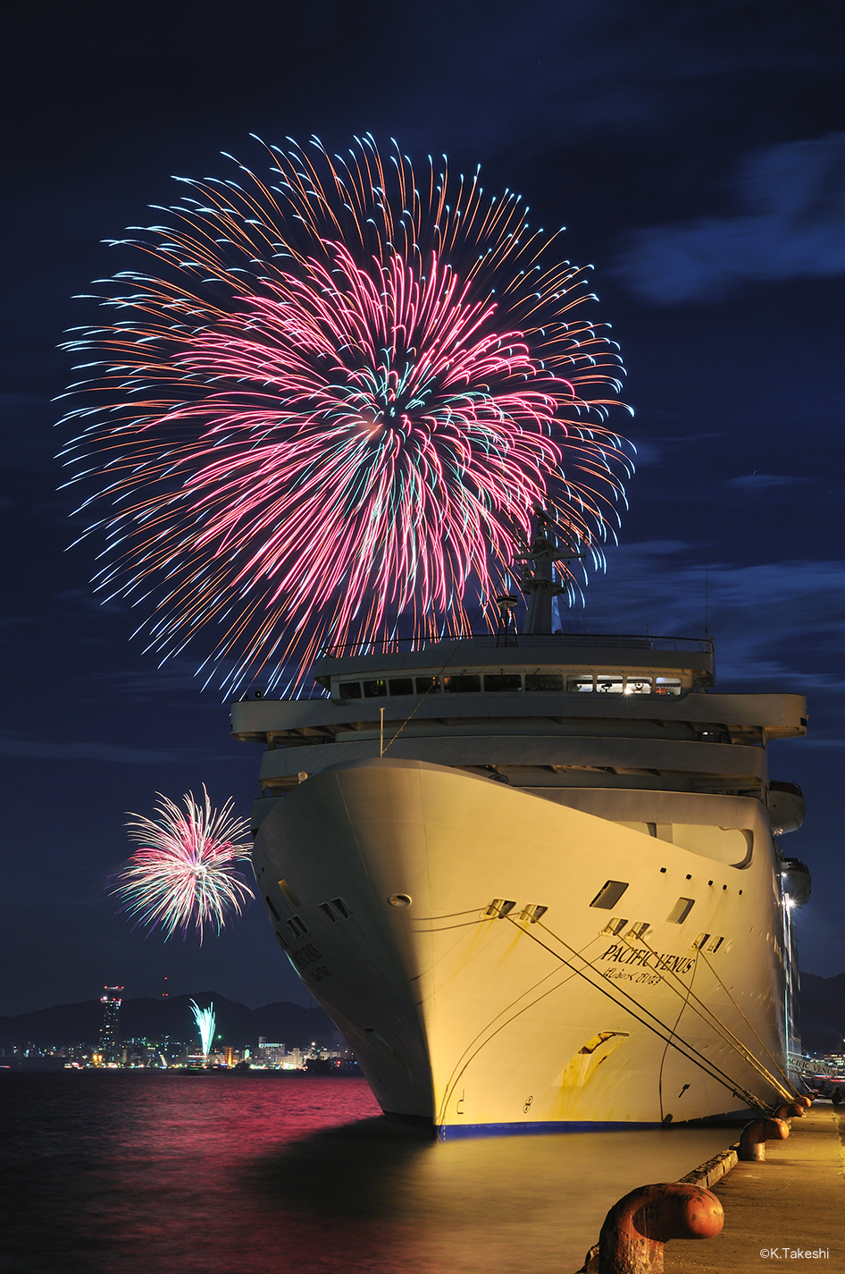 関門海峡花火大会 in 門司港レトロ北九州市ニッポン旅マガジン