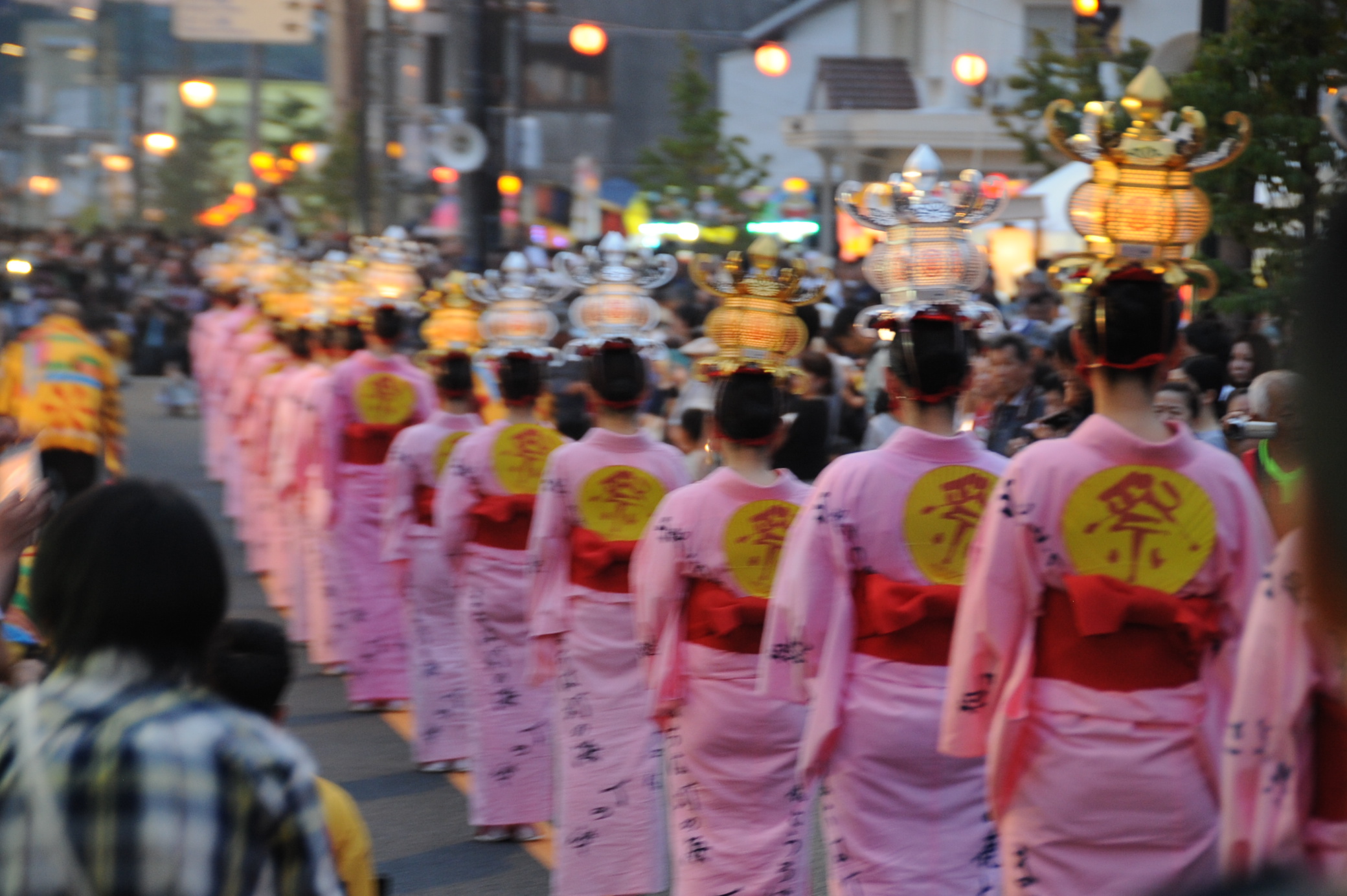山鹿灯籠まつり ８月１５日 灯籠おどり＆花火大会 - 山鹿温泉 旅館寿三